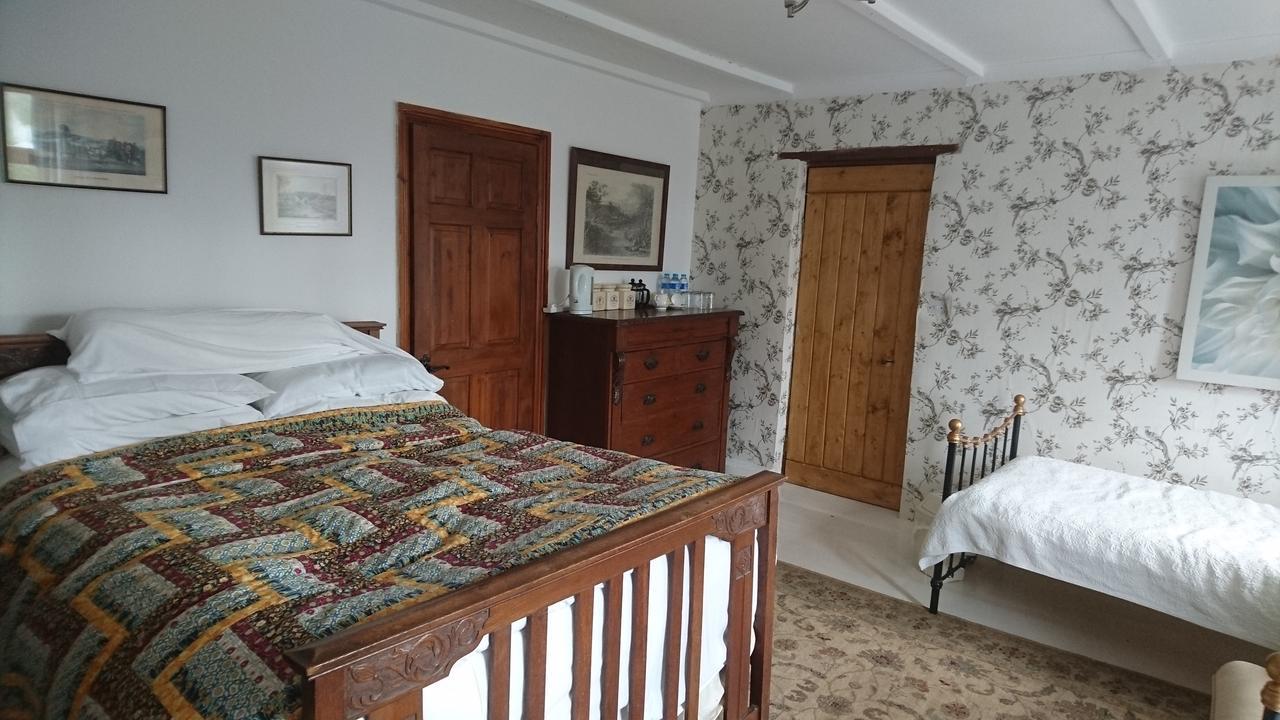 Middle Mill Bed & Breakfast Kidwelly Bagian luar foto