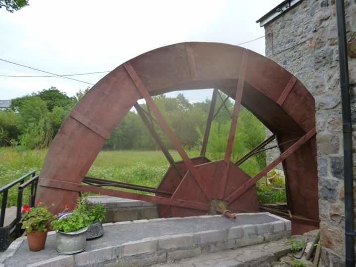 Middle Mill Bed & Breakfast Kidwelly Bagian luar foto