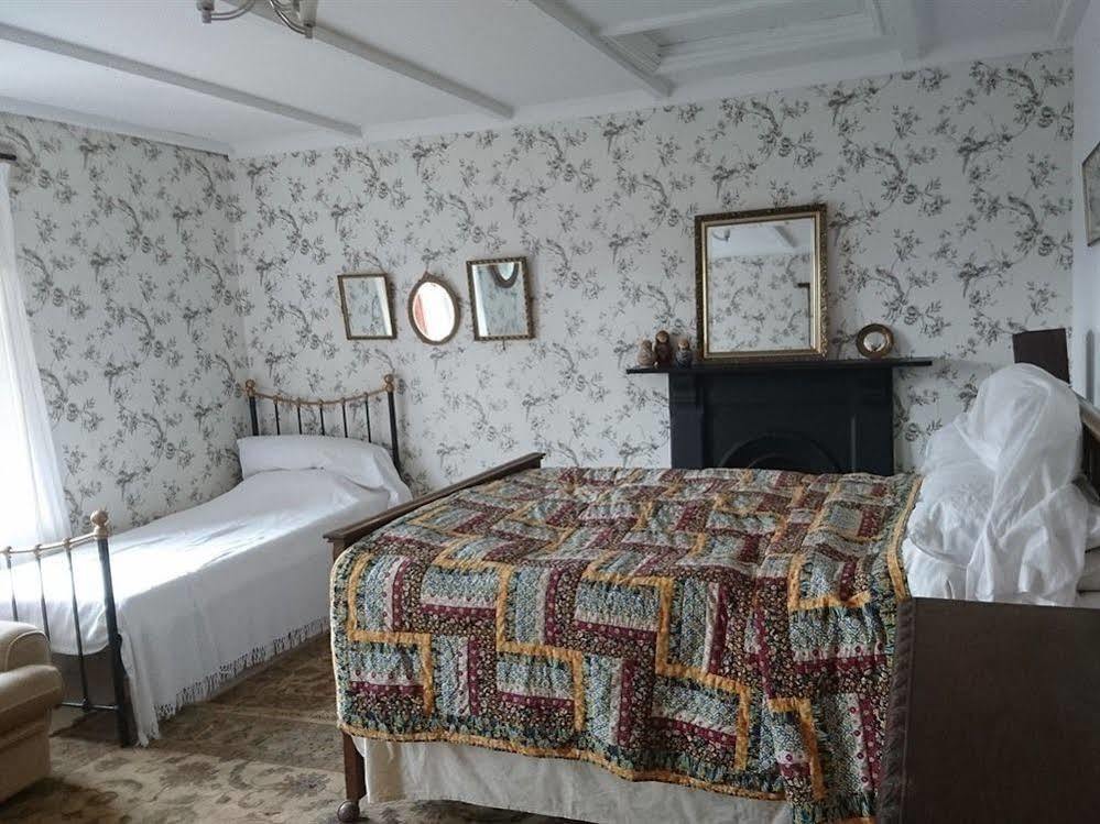 Middle Mill Bed & Breakfast Kidwelly Bagian luar foto